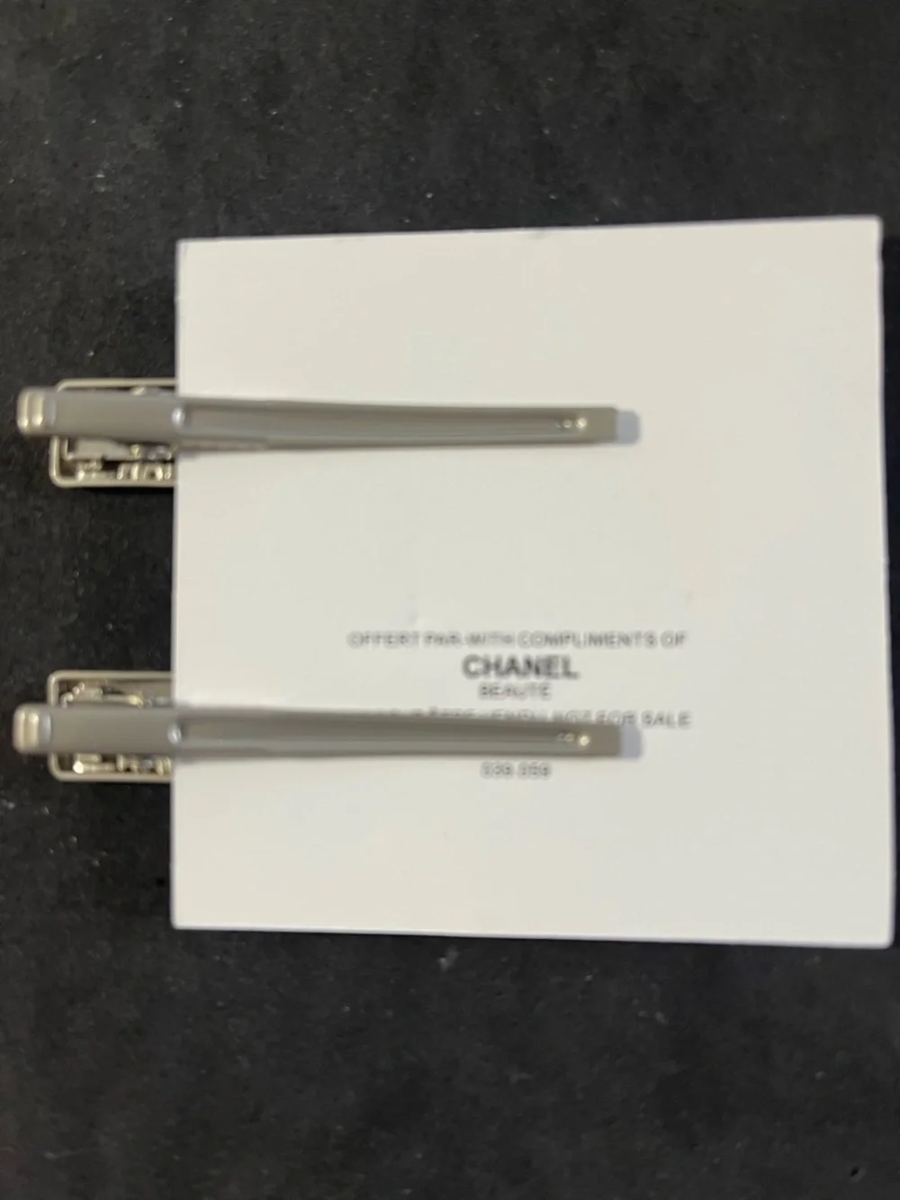 Set of 2 CHANEL BEAUTE Silver Tone CC Barrette Hair Clips Embezzled NEW - Picture 5 of 5